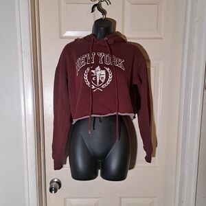 Wild fable cropped sweatshirt size small